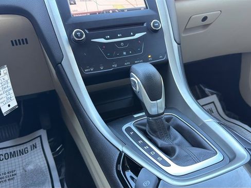 Used 2015 Ford Fusion SE FWD image 22