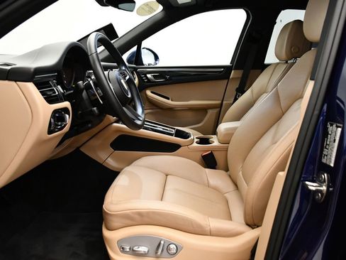 Used 2025 Porsche Macan image 5