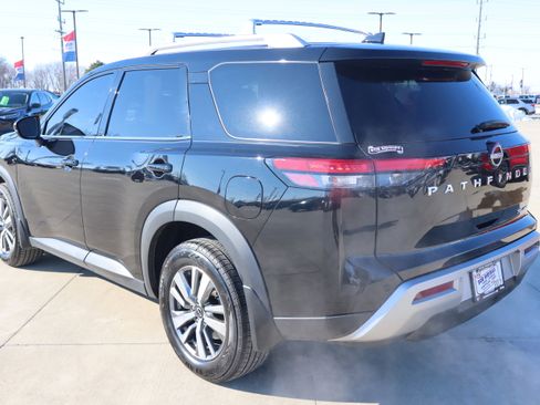 Used 2022 Nissan Pathfinder SL image 7