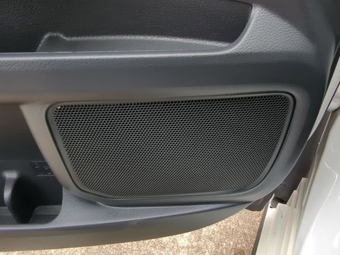 Used 2021 Toyota Sienna Limited image 14