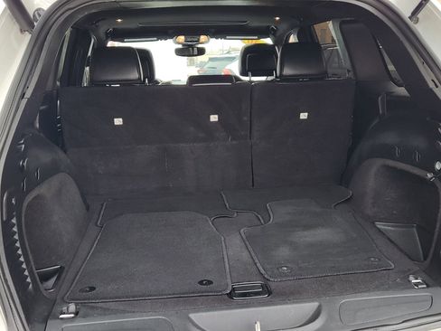 Used 2020 Jeep Grand Cherokee Altitude image 25