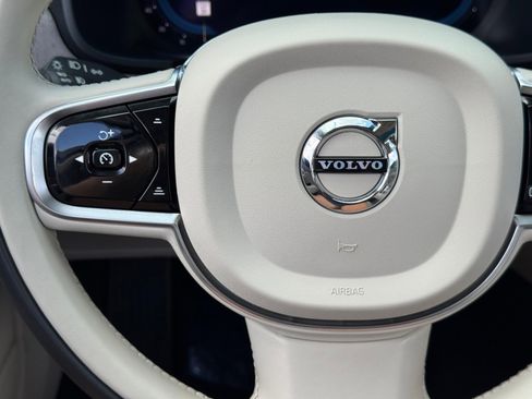Used 2024 Volvo S90 T8 Ultimate image 22
