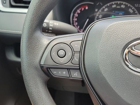 Certified 2025 Toyota RAV4 LE FWD image 20