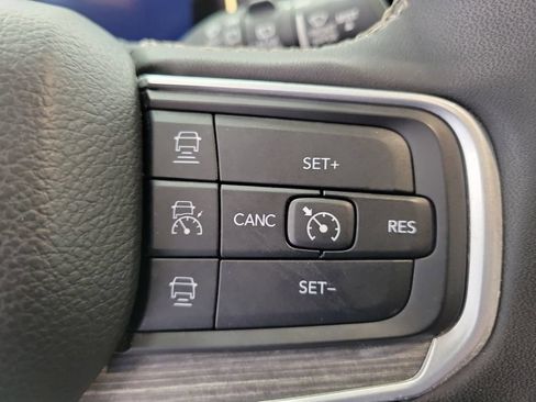 Used 2024 Jeep Wagoneer L Series II w/ Flexible Seating Group AWD/4WD image 24