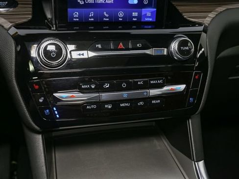 Used 2023 Ford Explorer Limited w/ Limited Technology Package AWD/4WD image 30