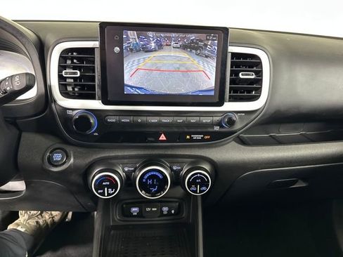Certified 2023 Hyundai Venue Limited image 30