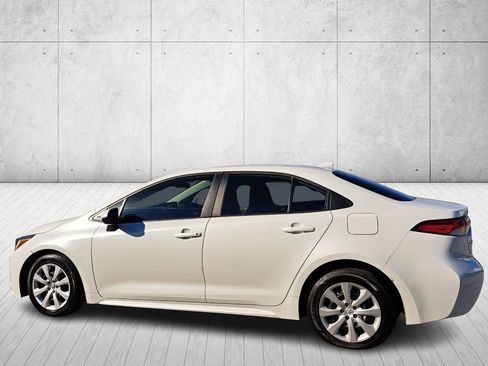 Used 2024 Toyota Corolla LE image 8