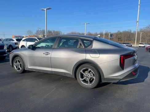 Used 2025 Kia K4 LXS image 2