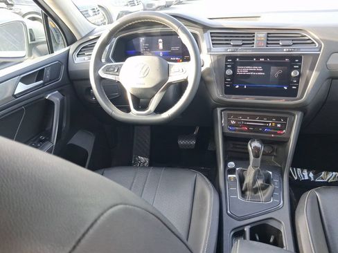 Used 2022 Volkswagen Tiguan SE FWD image 10