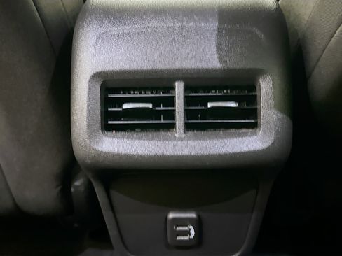 Used 2023 Chevrolet Equinox LS w/ LS Convenience Package FWD image 25