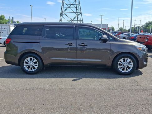 Used 2015 Kia Sedona LX FWD image 26