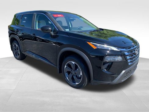 Used 2025 Nissan Rogue SV FWD image 8