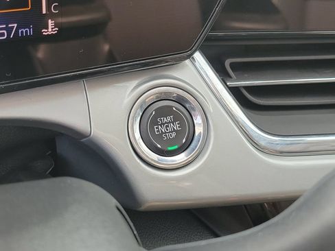 Used 2025 Chevrolet Trax LT FWD image 35