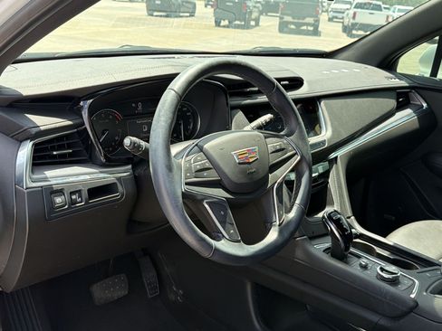 Used 2023 Cadillac XT5 Luxury FWD image 4