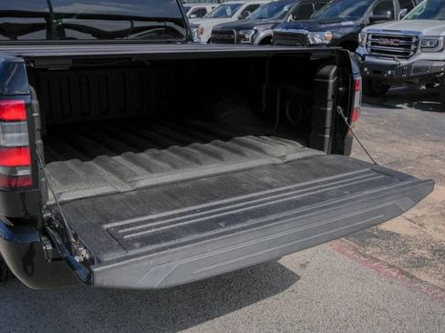 Used 2022 Nissan Frontier SV RWD image 12