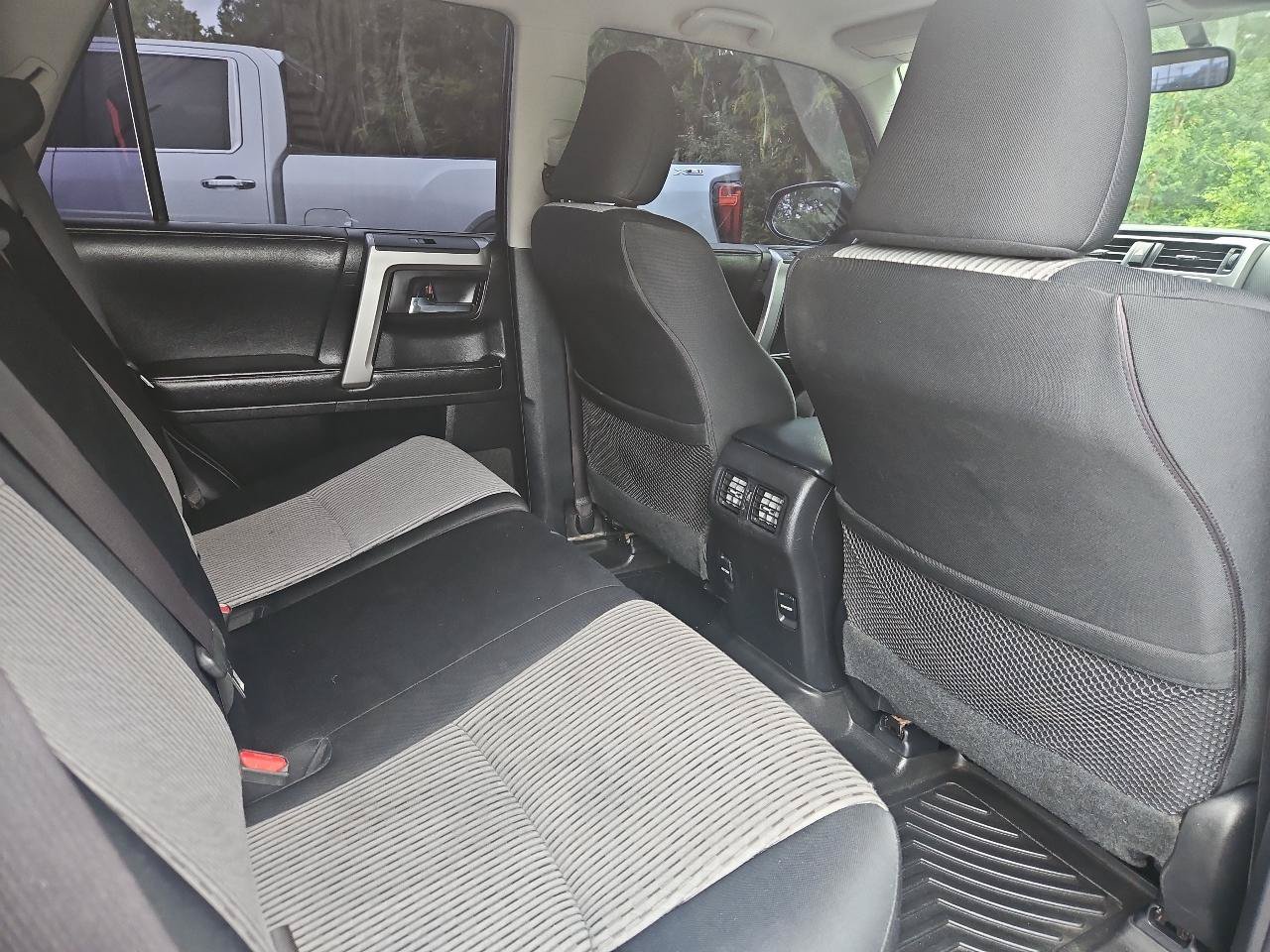 Used 2014 Toyota 4Runner SR5 AWD/4WD image 32