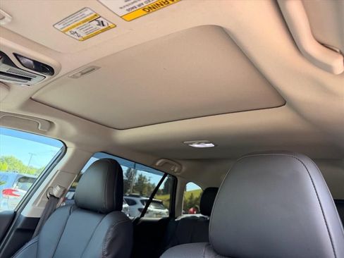 Used 2025 Subaru Outback Limited AWD/4WD image 19