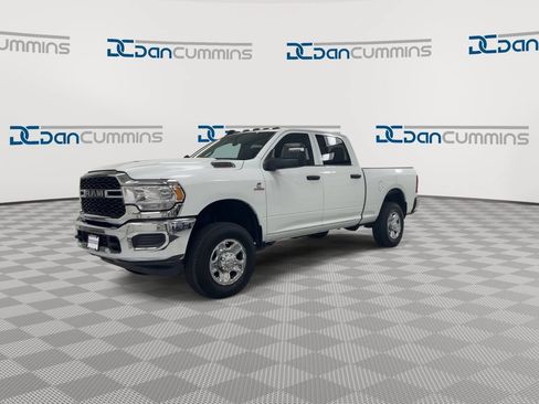 Used 2024 RAM 3500 Tradesman w/ Chrome Appearance Group AWD/4WD image 4