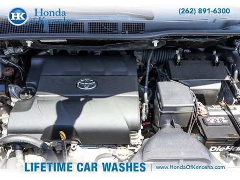 Used 2015 Toyota Sienna XLE FWD image 30