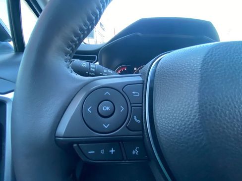 Used 2023 Toyota RAV4 XLE Premium image 18