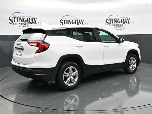 Used 2024 GMC Terrain SLE FWD image 7