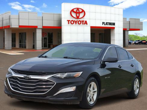 Used 2021 Chevrolet Malibu LS FWD image 2