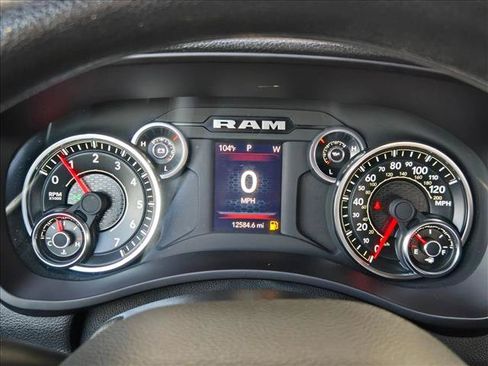 Used 2024 RAM 2500 Tradesman w/ Chrome Appearance Group AWD/4WD image 12