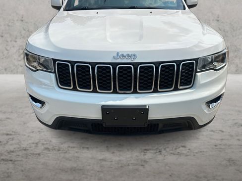 Used 2018 Jeep Grand Cherokee Laredo AWD/4WD image 13