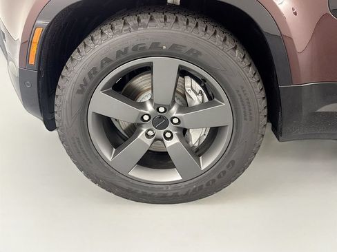 New 2026 Land Rover Defender 90 X-Dynamic SE AWD/4WD image 32