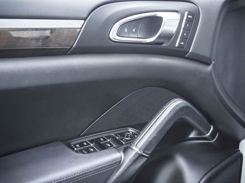 Used 2017 Porsche Cayenne Platinum Edition AWD/4WD image 11