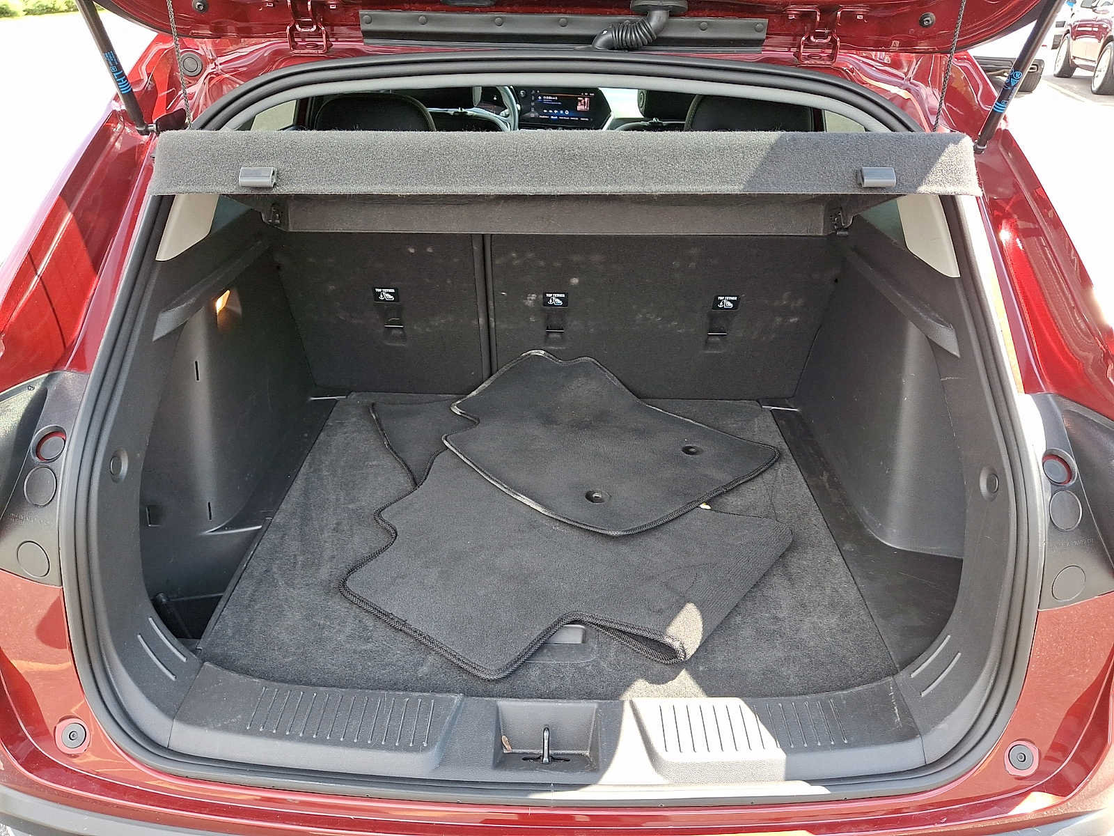Used 2025 Chevrolet Trax LT FWD image 28