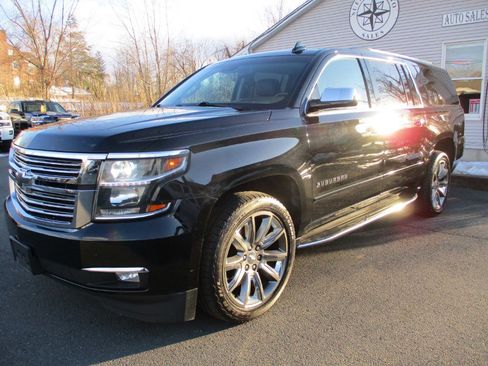 Used 2018 Chevrolet Suburban Premier image 2