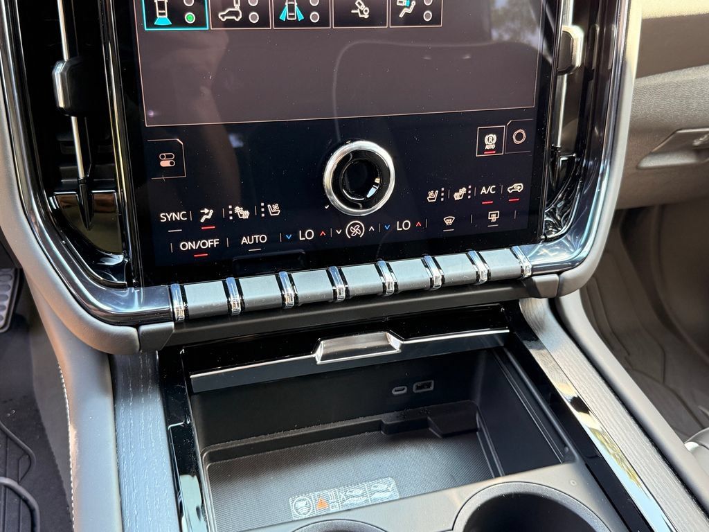 New 2026 GMC Yukon AT4 Ultimate w/ LPO, Floor Liner Package AWD/4WD image 27