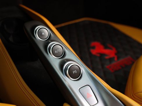 Used 2021 Ferrari F8 Tributo RWD image 30