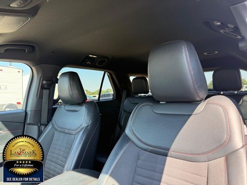Used 2025 Ford Explorer ST-Line w/ ST-Line Street Pack AWD/4WD image 9