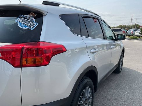 Used 2014 Toyota RAV4 XLE AWD/4WD image 8