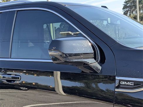 Used 2022 GMC Yukon Denali image 13