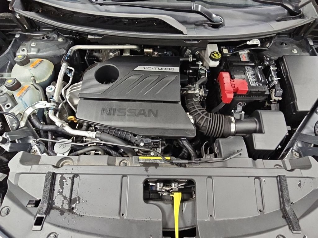 Used 2025 Nissan Rogue SV AWD/4WD image 39