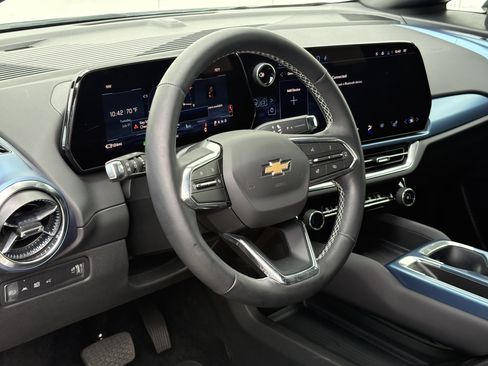 Used 2024 Chevrolet Equinox EV LT w/ LPO, Blackout Package AWD/4WD image 14