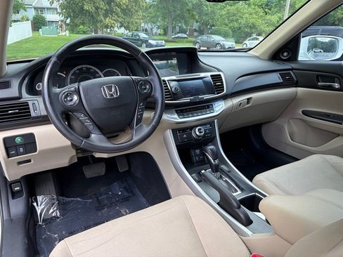 Used 2013 Honda Accord Touring image 3