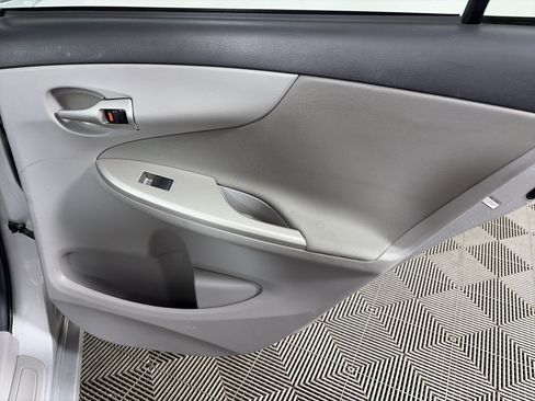 Used 2012 Toyota Corolla LE image 35