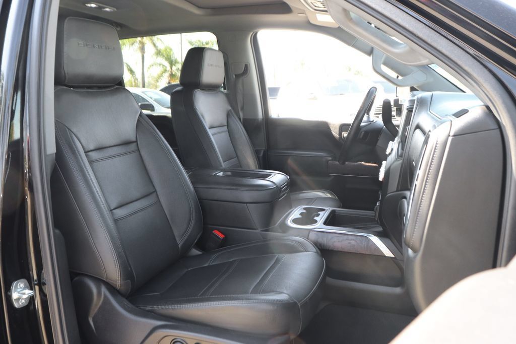 Used 2022 GMC Sierra 3500 Denali AWD/4WD image 42