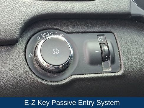 Used 2012 Buick Regal Premium FWD image 9