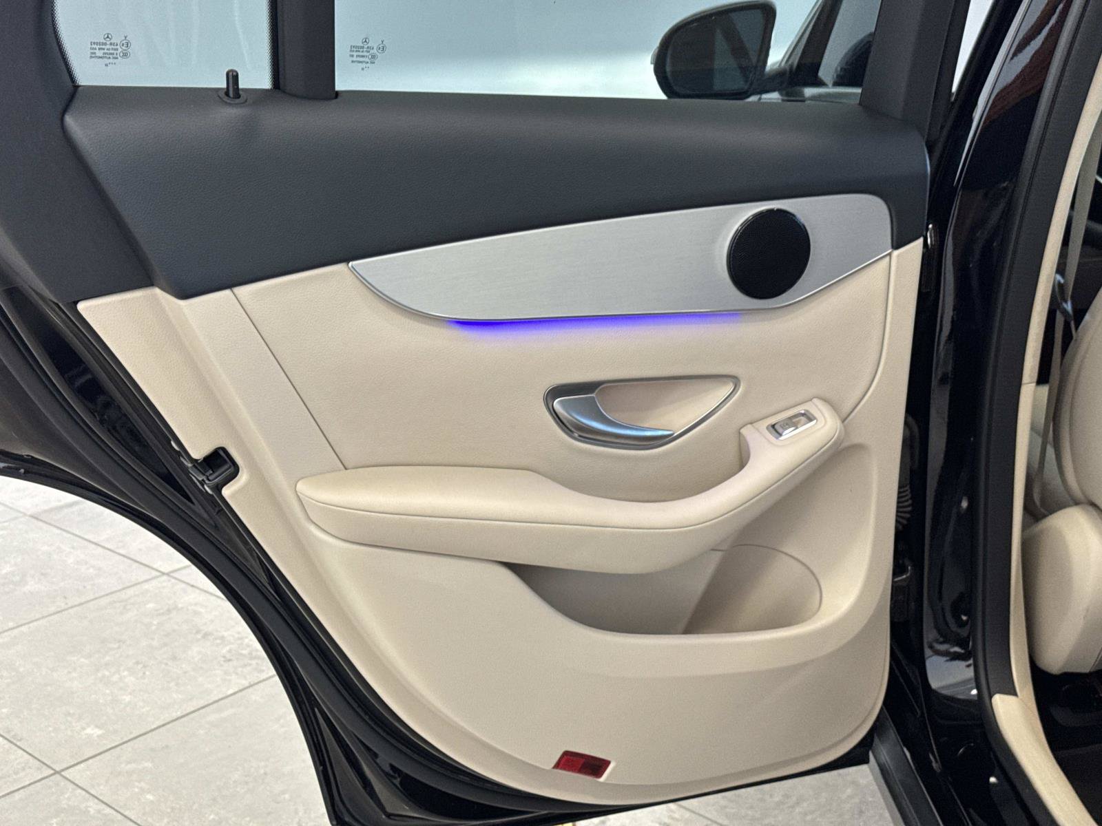 Certified 2022 Mercedes-Benz GLC 300 image 4