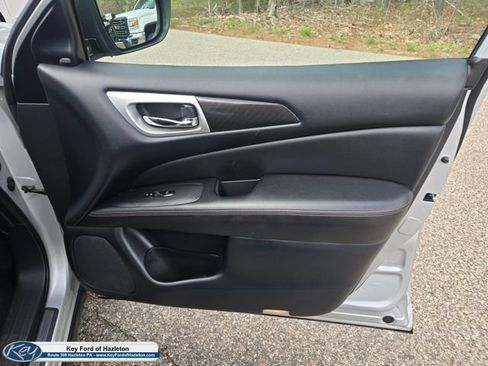 Used 2020 Nissan Pathfinder SL AWD/4WD image 11