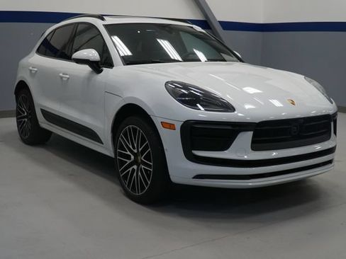 Certified 2026 Porsche Macan Turbo AWD/4WD image 12