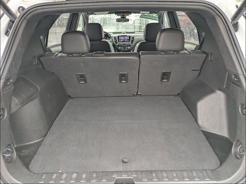 Used 2022 Chevrolet Equinox RS w/ Infotainment Package FWD image 12