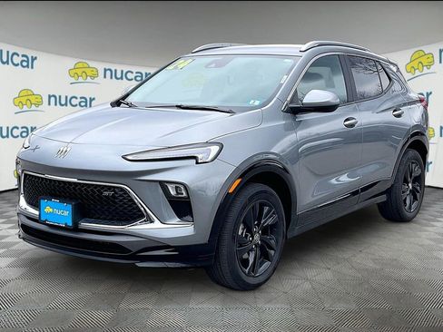 Used 2024 Buick Encore GX Sport Touring AWD/4WD image 3