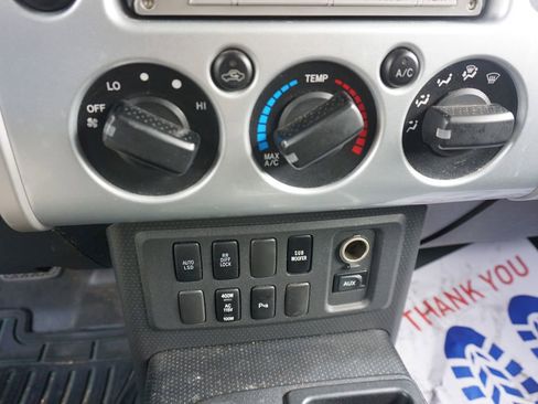 Used 2007 Toyota FJ Cruiser 2WD image 7