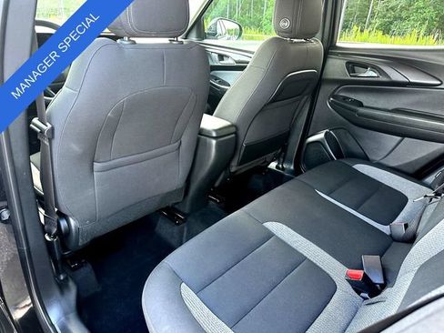 Used 2025 Chevrolet TrailBlazer LT AWD/4WD image 19
